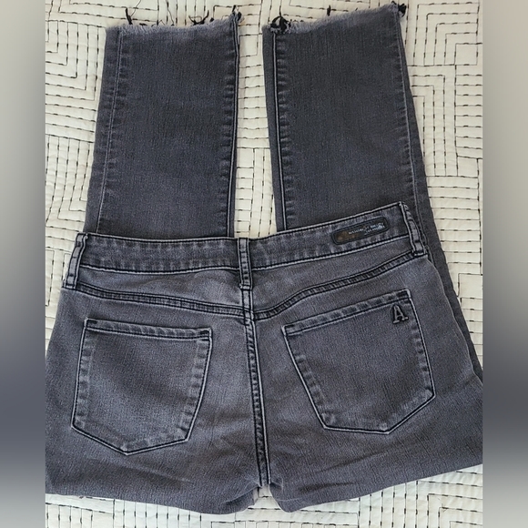 Articles Of Society Grey Cropped Jean's - sz 26 - Picture 5 of 6